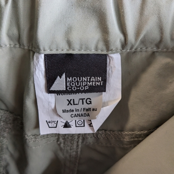 MEC women's skort for golf size XL. Green tan  colour, lightweight material - Picture 8 of 8